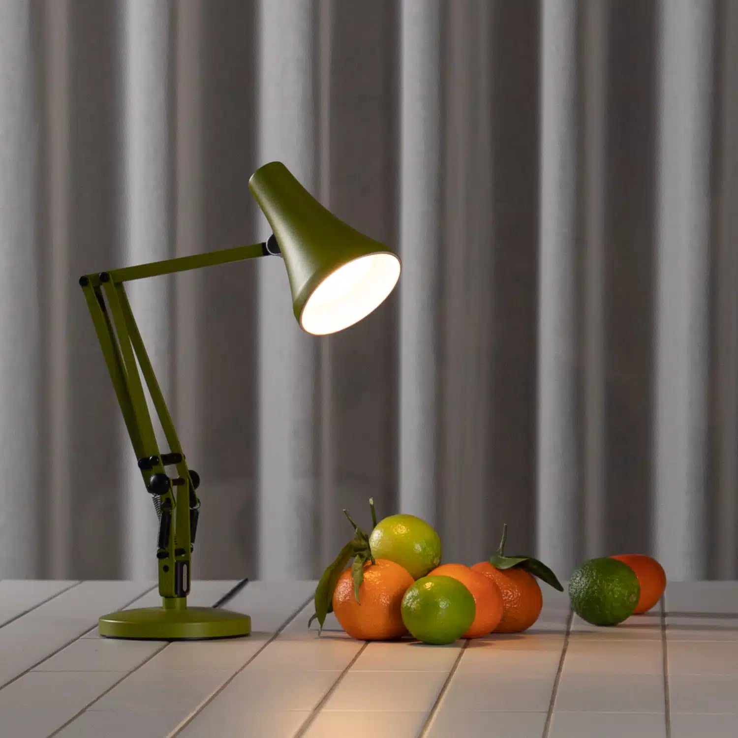 90 Mini Mini Desk Lamp, Avocado Green