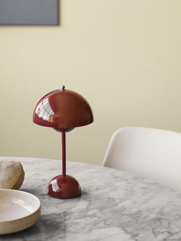 Flowerpot Portable Table Lamp VP9, Matt Black