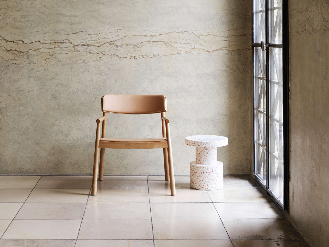 Bit Stool Cone, Black/White